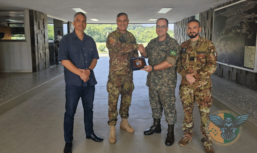 FORÇA DE FUZILEIROS DA ESQUADRA RECEBE VISITA DE COMITIVA DA MARINHA ITALIANA