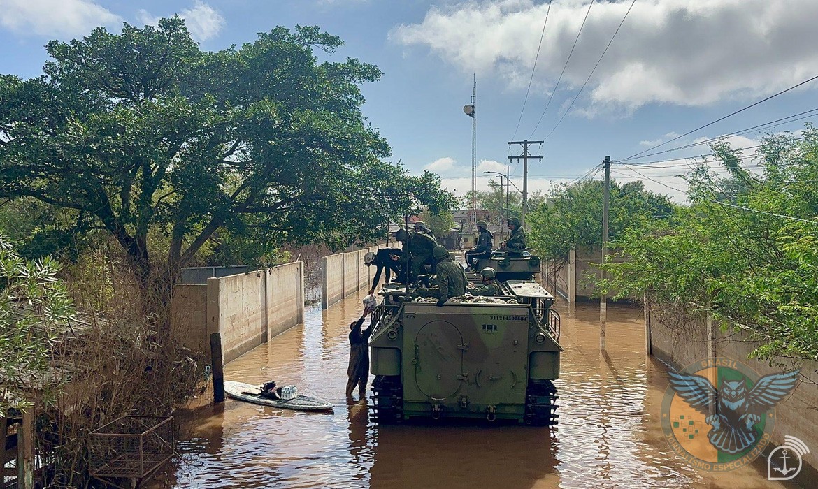 MARINHA DO BRASIL MANTÉM APOIO NAS REGIÕES AFETADAS POR ENCHENTES