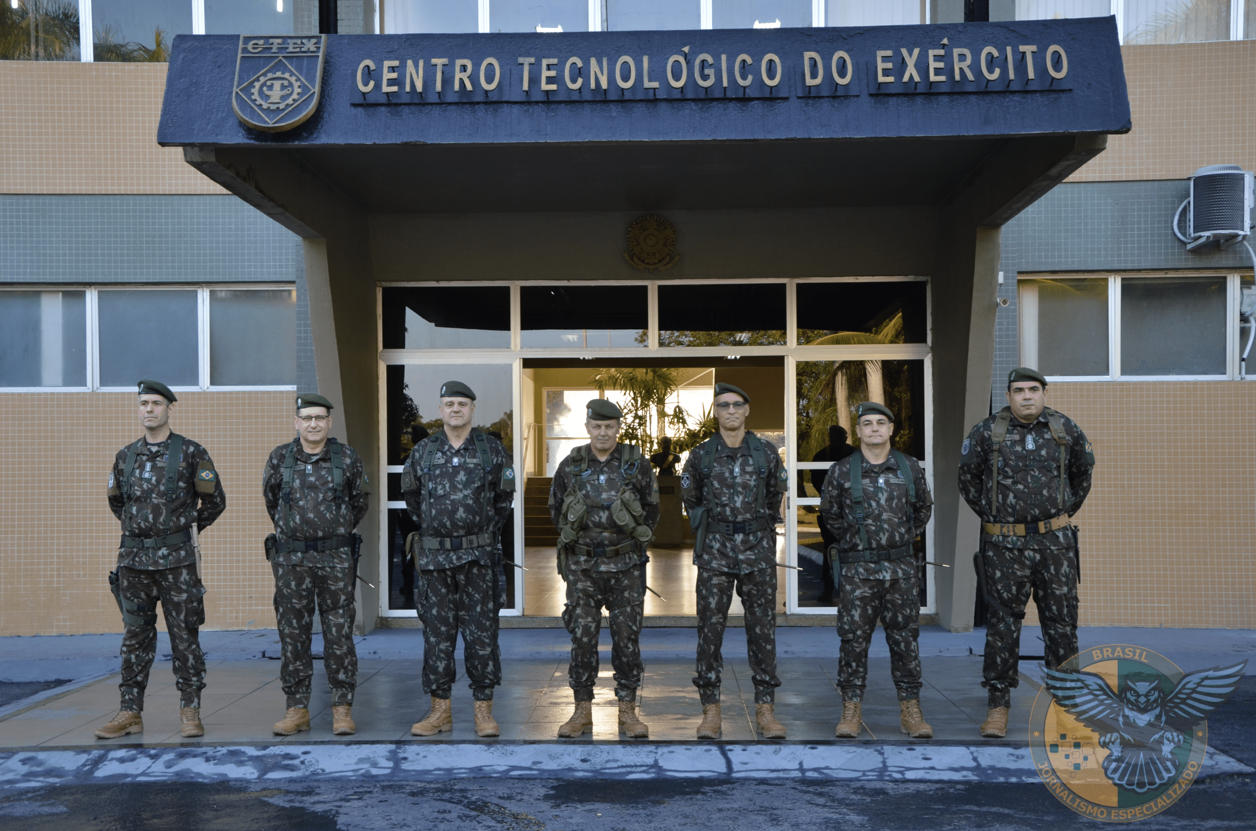 COMANDANTE DO EXÉRCITO VISITA CENTRO TECNOLÓGICO E VALORIZA INOVAÇÃO 🇧🇷